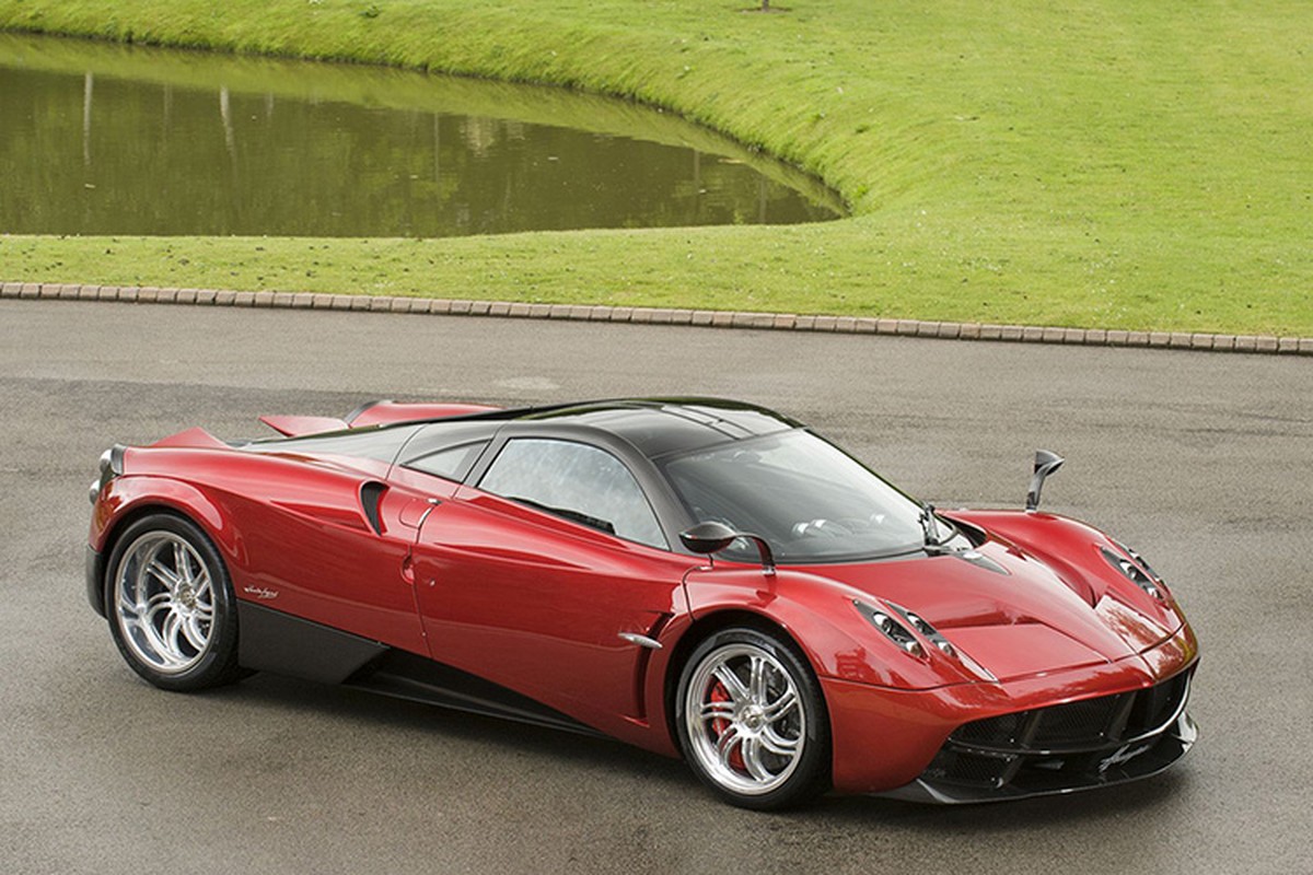 Ngam Pagani Huayra hang 